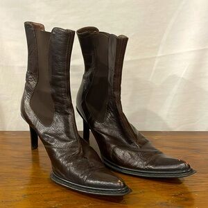 MICHELLE•K Chelsea Ankle Boot | Vintage Chocolate Brown | Size 7